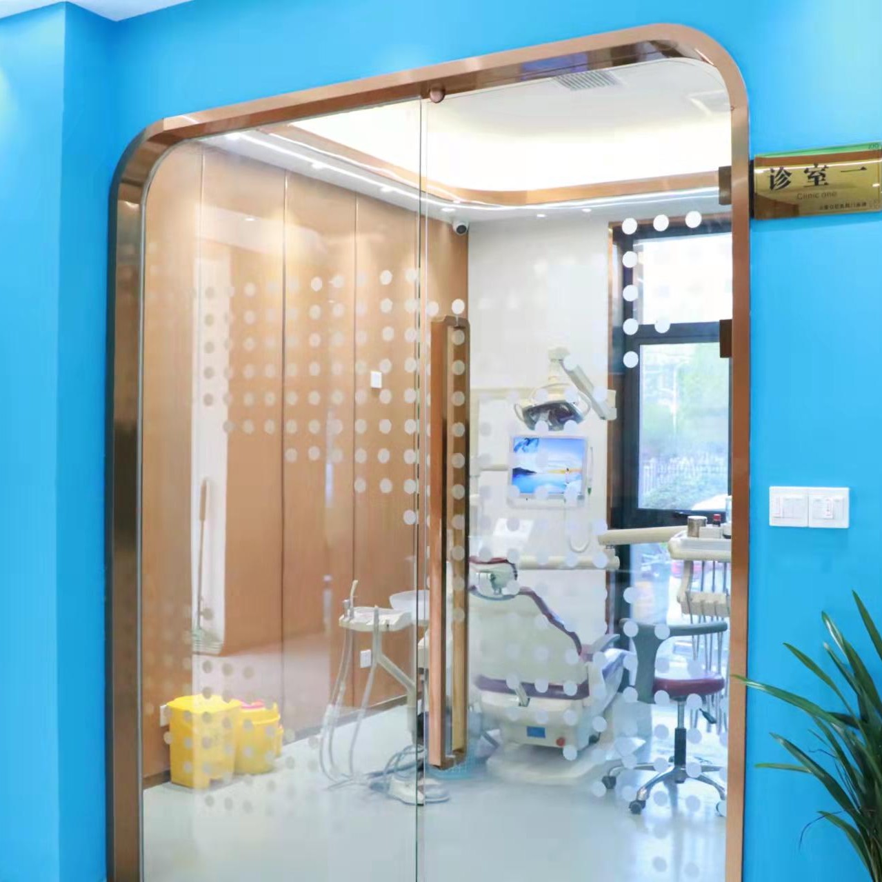 合肥一顆牙齒種植多少錢！阜陽潔康口腔(潁州南路門診部)2023全新種牙價目表，德國icx種植牙：6036元起/顆！