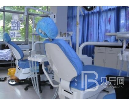 長(zhǎng)沙去除氟斑牙牙科醫(yī)院排名榜公布（最新）！長(zhǎng)沙半島口腔醫(yī)院醫(yī)生手術(shù)專業(yè)、設(shè)備先進(jìn)正規(guī)！