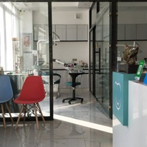 濰坊種植牙齒價錢！濰坊高新區(qū)李騰口腔診所種植牙價格表更新，國產萊頓BLB種植牙價格：3535元起/顆！