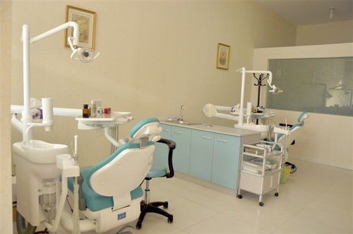 衢州門牙種植牙價(jià)格！衢州黃平平口腔診所種植牙價(jià)格表更新，德國(guó)費(fèi)亞丹種植體：7847元起/顆！