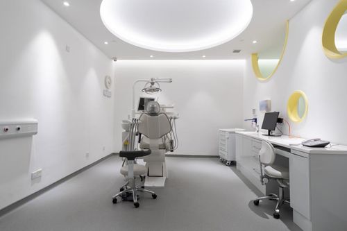 金華種植一顆假牙多少錢！東陽華盛口腔種植牙價格表，德國ABT種植牙：7506元起/顆！